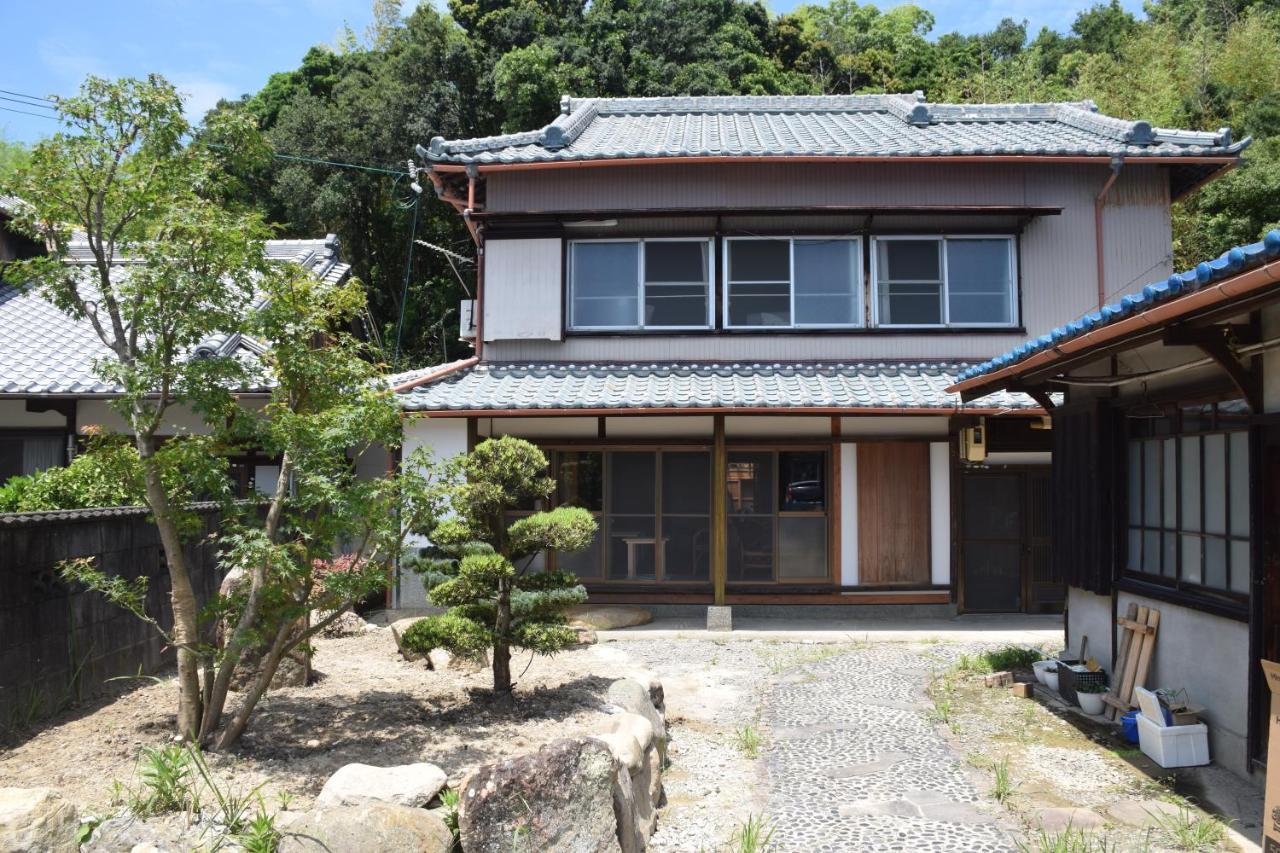 ゲストハウス三軒家 Shirahama Eksteriør billede